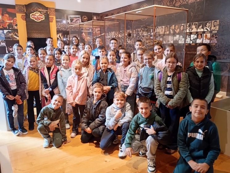 Посета установама културе у Гучи