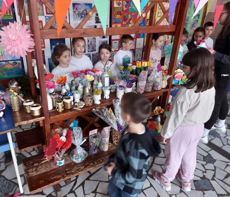 ОСМОМАРТОВСКИ БАЗАР МАЛИХ УМЕТНИКА